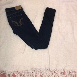 Hollister mid-rise Skinny Jeans (stretchy!)